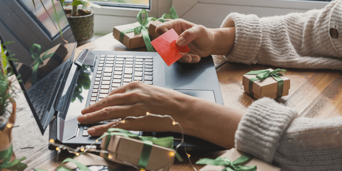 woman online shopping for holiday gifts